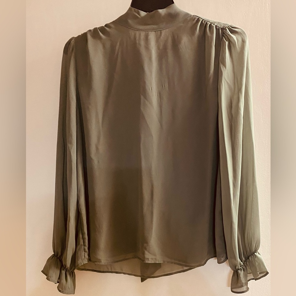 Eva Mendez blouse -back tie/Lg